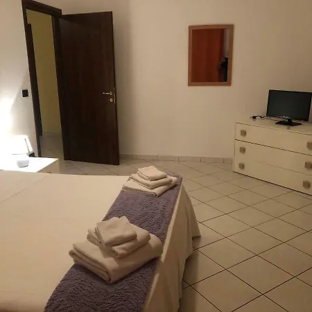 Fondacaro Apartment *